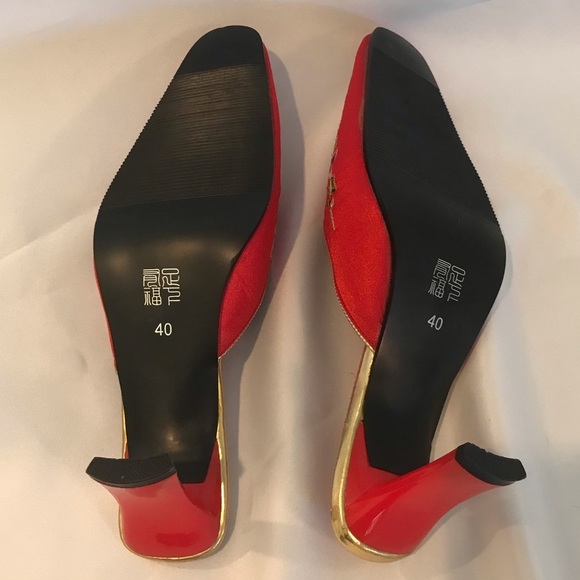 Asian inspired red satin shoes - Picture 4 of 4